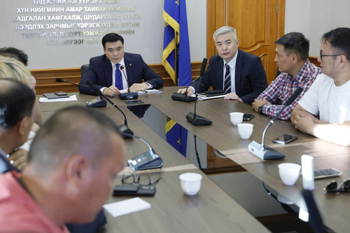 Орон сууцны залиланд өртсөн иргэд хохирлыг яаралтай барагдуулж өгөхийг хүслээ